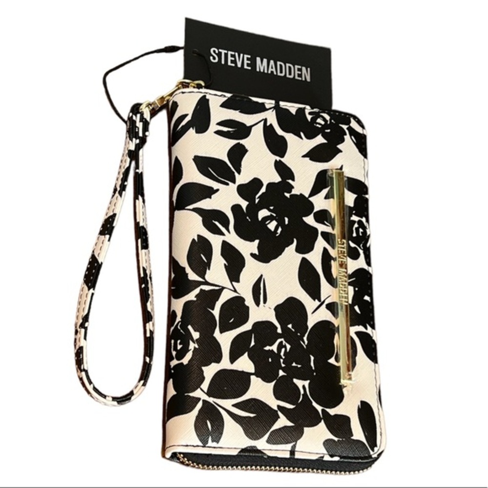 Steve Madden - Wallet & Wristlet, Black/Bone. NWT. Firm! Last One!
